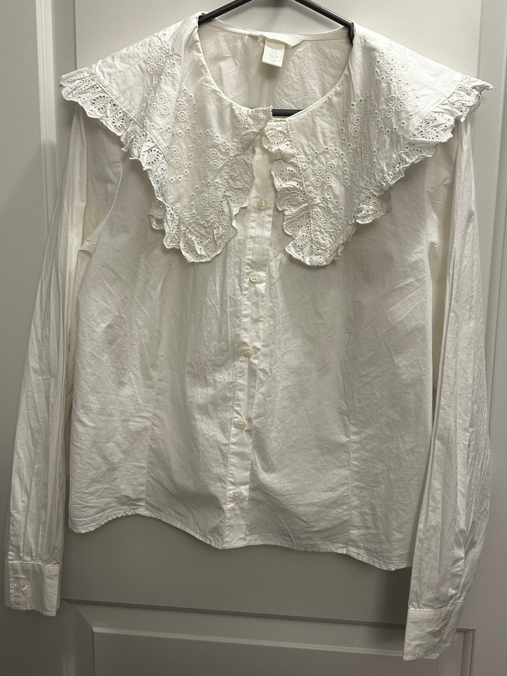 H&M White Eyelet Collar Button-Down Blouse